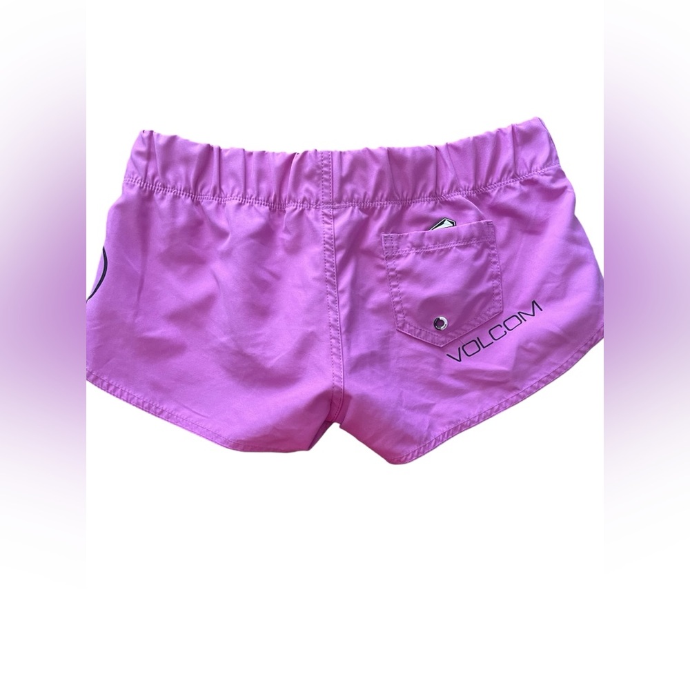 Volcom purple/pink shorts in size small - Picture 2 of 5
